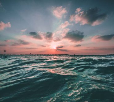Η ηχορύπανση «καταπνίγει» τους φυσικούς ήχους του ωκεανού, σύμφωνα με έρευνα