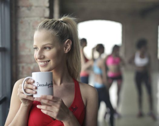 Η κατανάλωση καφέ πριν την άσκηση μπορεί να βοηθήσει στην καύση περισσότερου λίπους