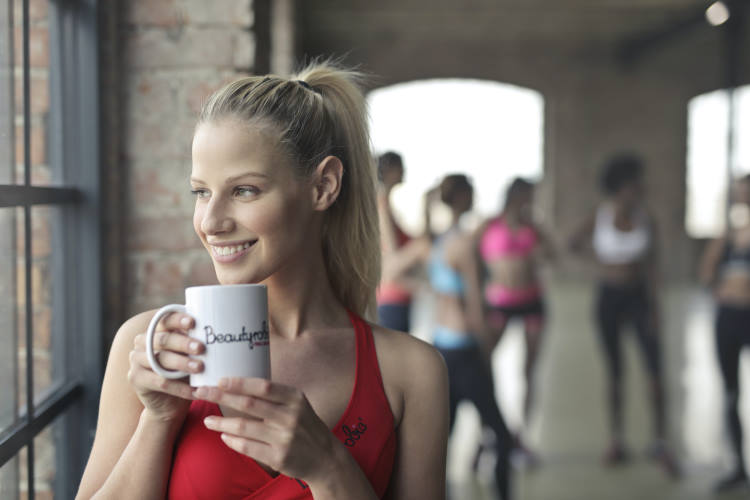Η κατανάλωση καφέ πριν την άσκηση μπορεί να βοηθήσει στην καύση περισσότερου λίπους