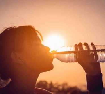 Η κατανάλωση νερού προστατεύει το ουροποιητικό μας σύστημα από λοιμώξεις