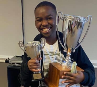 ΗΠΑ: Άστεγο αγόρι από τη Νιγηρία έγινε πρωταθλητής στο σκάκι και είναι μόλις 10 ετών
