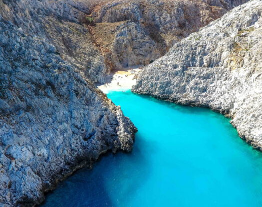 Condé Nast Traveller: 3 ελληνικές παραλίες ανάμεσα στις ομορφότερες της Ευρώπης