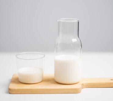 Υποκατάταστα γάλακτος: Πώς να αντικαταστήσουμε το γάλα, το τυρί και το βούτυρο
