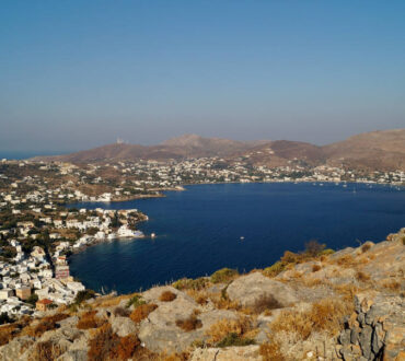 Δύο ελληνικά νησιά βρέθηκαν στη λίστα του Guardian με τους καλύτερους φθινοπωρινούς προορισμούς