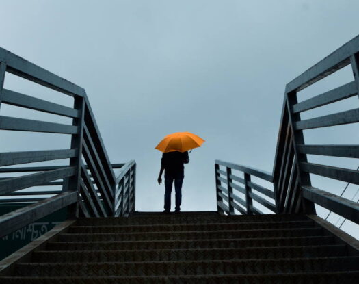 Το κάθε εμπόδιο εμφανίζεται στη ζωή μας για να το αξιοποιήσουμε ως «σκαλοπάτι» προς την εξέλιξη...