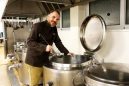 Ιάκωβος Απέργης: Ο αρχιμάγειρας του Τζανείου που θέλει να αλλάξει τους κανόνες του «νοσοκομειακού φαγητού»