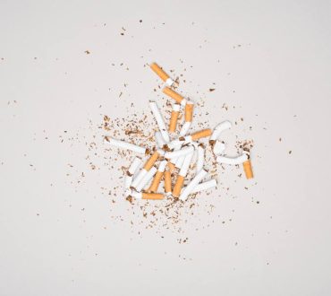 Έρευνα αποκαλύπτει διαγενεακή σύνδεση μεταξύ καπνίσματος και σωματικού λίπους στις γυναίκες