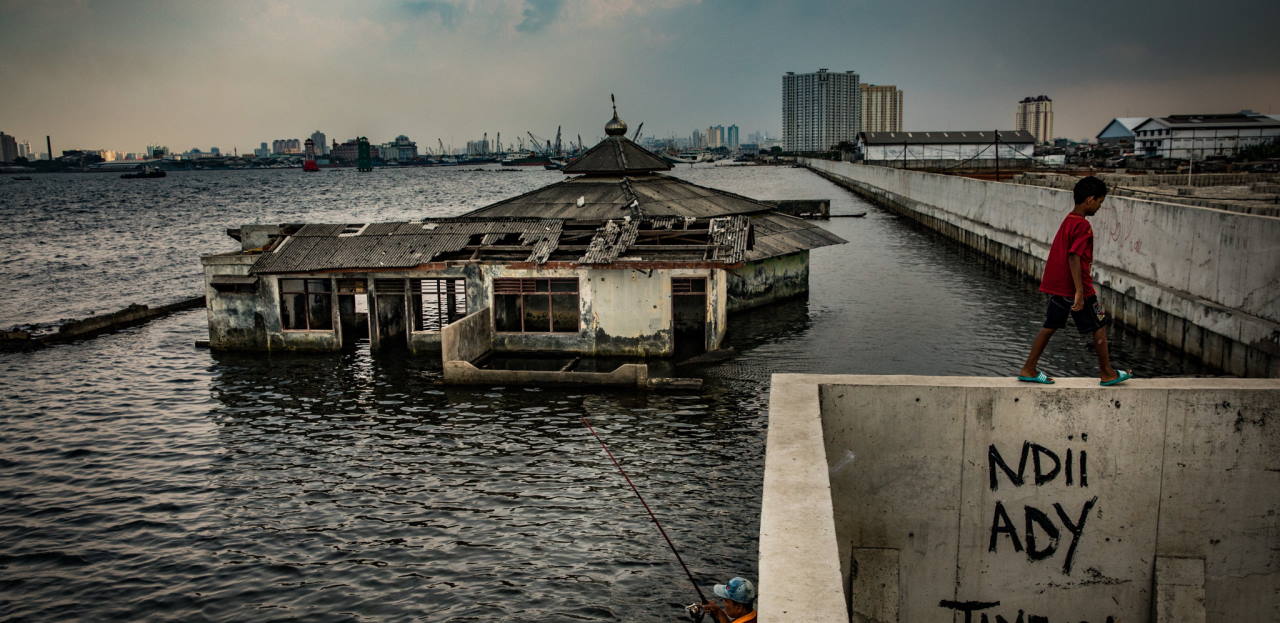 Η πρωτεύουσα της Ινδονησίας (Τζακάρτα) βυθίζεται και... μετακομίζει στο νησί του Βόρνεο | Φωτογραφίες