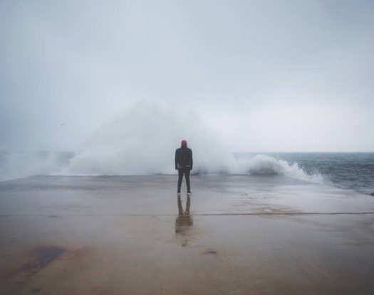 Υπάρχουν δύο αλήθειες στο σύμπαν. Η μια είναι η αγάπη και η άλλη είναι ο φόβος.... Η επιλογή είναι δική μας!