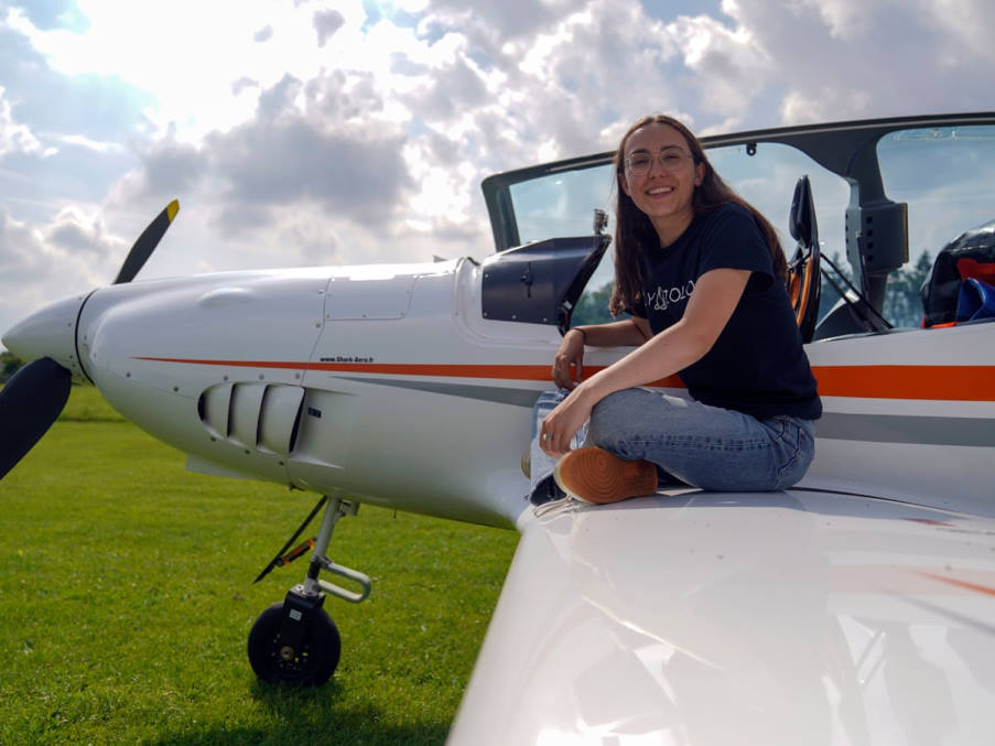 19χρονη πιλότος κάνει το γύρο του κόσμου με αεροσκάφος μόνη της!