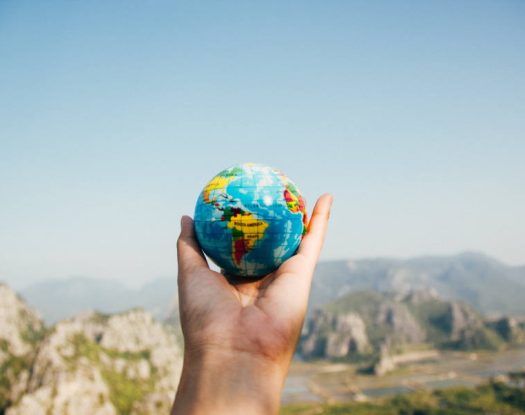 Κι εσύ ένας ταξιδιώτης είσαι... ο κόσμος είναι το όχημά σου!