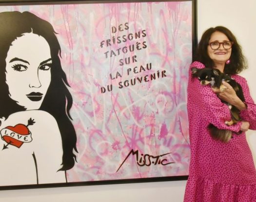 Miss. Tic: Έφυγε από τη ζωή η Γαλλίδα street artist, γνωστή για τις γυναικείες φιγούρες της στους τοίχους του Παρισιού