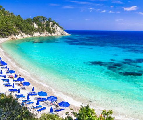 "Γαλάζια Σημαία": 2η στον κόσμο η Ελλάδα με 581 παραλίες, 15 μαρίνες και 6 τουριστικά σκάφη να κερδίζουν το βραβείο ποιότητας!