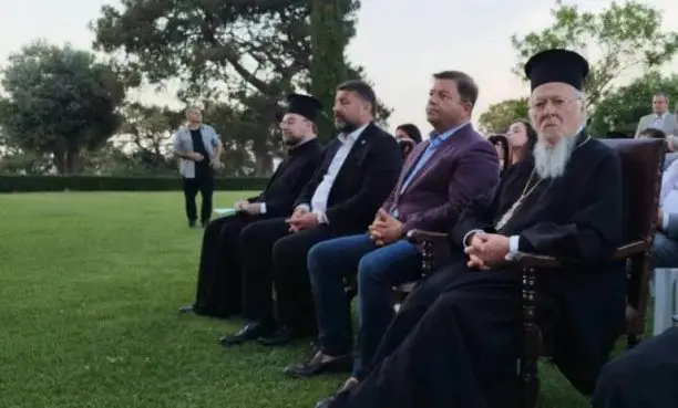 Τεράστια επιτυχία για το Διεθνές Επιστημονικό Συνέδριο «Eco ευ-ζην: Περιβάλλον, Ζώα, Ηθική» στη Χάλκη με την παρουσία του Οικουμενικού Πατριάρχη κ.κ. Βαρθολομαίου Α’