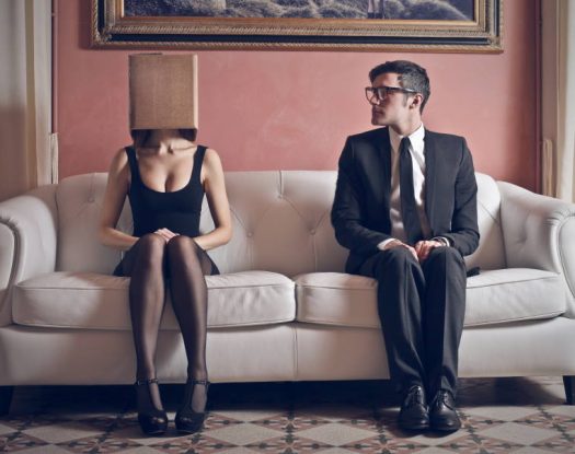 Ντροπή και Ενοχή: Τι είναι, ποιες είναι οι διαφορές και οι τρόποι αντιμετώπισης