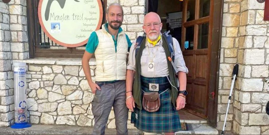 70χρονος πρώην βουλευτής από τη Σκωτία τρέχει στο Μαίναλο με κίλτ για τα αυτιστικά παιδιά!