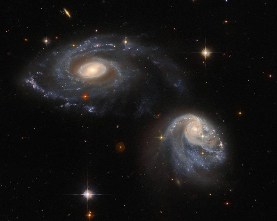 Το Hubble με μια εκπληκτική φωτογραφία έπιασε ζευγάρι αλληλεπιδρώντων γαλαξιών!