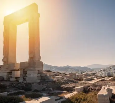 Βρετανικό Travel Weekly: "Στη Νάξο οι τουρίστες επιστρέφουν ξανά και ξανά"