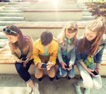 Τι συμβαίνει σε ένα σχολείο όταν απαγορεύονται τα smartphones; (Κοινωνικό πείραμα)