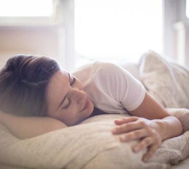 Γιατί ο ποιοτικός ύπνος είναι το Α και το Ω για την υγεία | 8 συμβουλές για τη φροντίδα του εαυτού μας