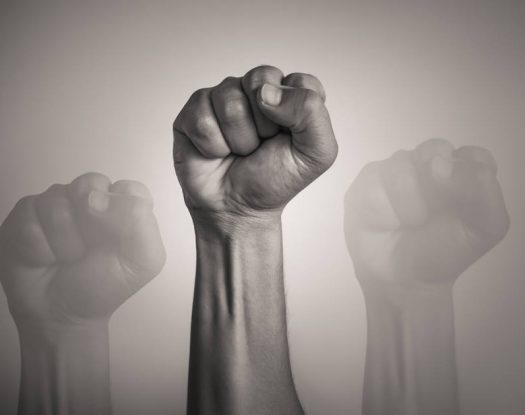 Την επανάσταση την κάνουμε με τον τρόπο που ζούμε