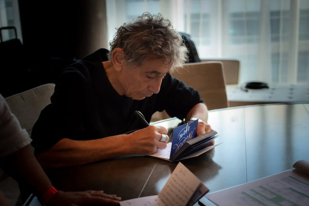 Dr Gabor Maté: Ο άνθρωπος που μας θύμισε ότι η θεραπεία είναι εφικτή