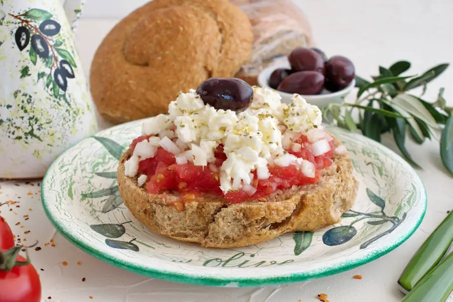 TasteAtlas: Ο Ντάκος είναι η καλύτερη σαλάτα στον κόσμο | Ακόμη 5 ελληνικές σαλάτες στην 50άδα