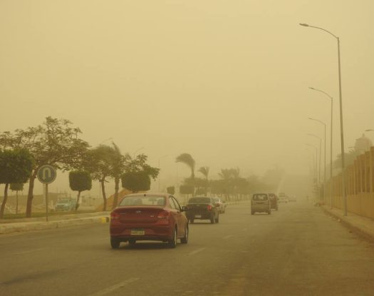 Αίγυπτος: Απόκοσμες εικόνες από την αμμοθύελλα που έχει «σκεπάσει» το Κάιρο