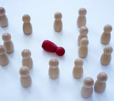 Το Φαινόμενο του Παρατηρητή (Bystander Effect) | Η απάθεια του παρευρισκόμενου και η «διάχυση της ευθύνης»