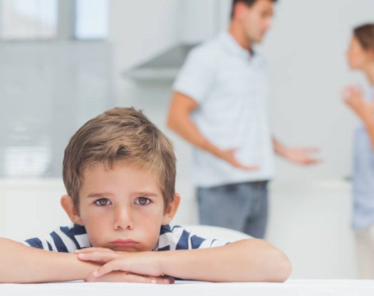 Γονείς που δεν λένε ποτέ "Συγγνώμη" (ακόμα και όταν γνωρίζουν ότι έχουν άδικο)