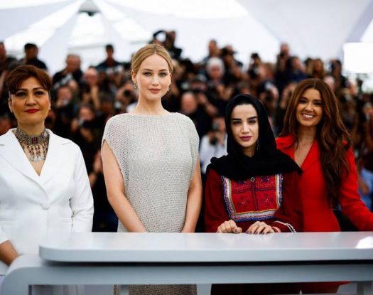 A Thousand Girls Like Me | Ντοκιμαντέρ της Τζένιφερ Λόρενς για την ζωή των γυναικών στο Αφγανιστάν (βίντεο)