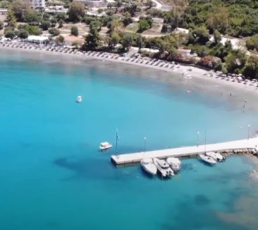 Αρίλλα: Η παραλία «διαμάντι» της Θεσπρωτίας που οφείλει το όνομά της στους ρωμαϊκούς χρόνους (βίντεο)