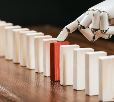Η Google έφτιαξε AI που επιτρέπει σε ρομπότ να μαθαίνουν από μόνα τους (βίντεο)