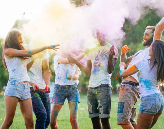 Παγκόσμια Ημέρα Φιλίας: Τα 3 είδη φίλων κατά τον Αριστοτέλη. Το μοναδικό που αξίζει να επενδύσουμε