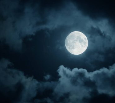 «Πανσέληνος του Οξύρρυγχου» | Αύριο Τρίτη το μεγαλύτερο φεγγάρι της χρονιάς!