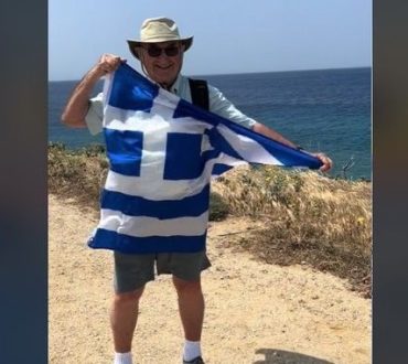 Συγκινητικό βίντεο: 89χρονος ομογενής έρχεται για πρώτη φορά στην Ελλάδα και γίνεται viral!