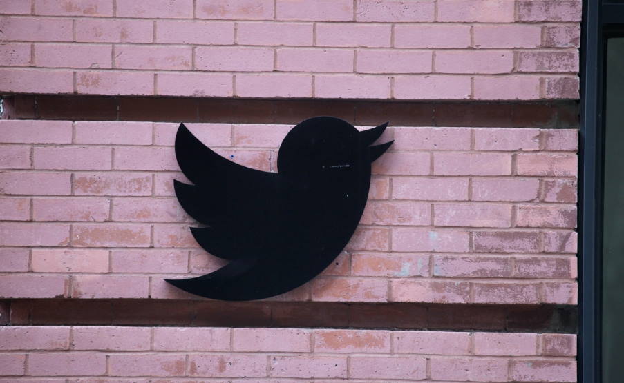 Τέλος εποχής για το χαρακτηριστικό πουλί του twitter | Αποκαλύφθηκε το νέο logo "X"