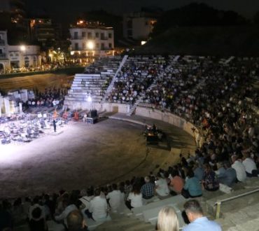 Αρχαίο θέατρο Λάρισας: Υποδέχθηκε το κοινό μετά από 22 και πλέον αιώνες!