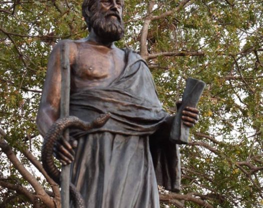 Το άγαλμα του Ιπποκράτη κοσμεί την Κω - Ιστορική στιγμή για το νησί