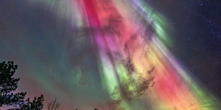 Νορβηγία: Απίστευτες εικόνες από το Βόρειο Σέλας που μάγεψε τον ουρανό με τα χρώματά του!