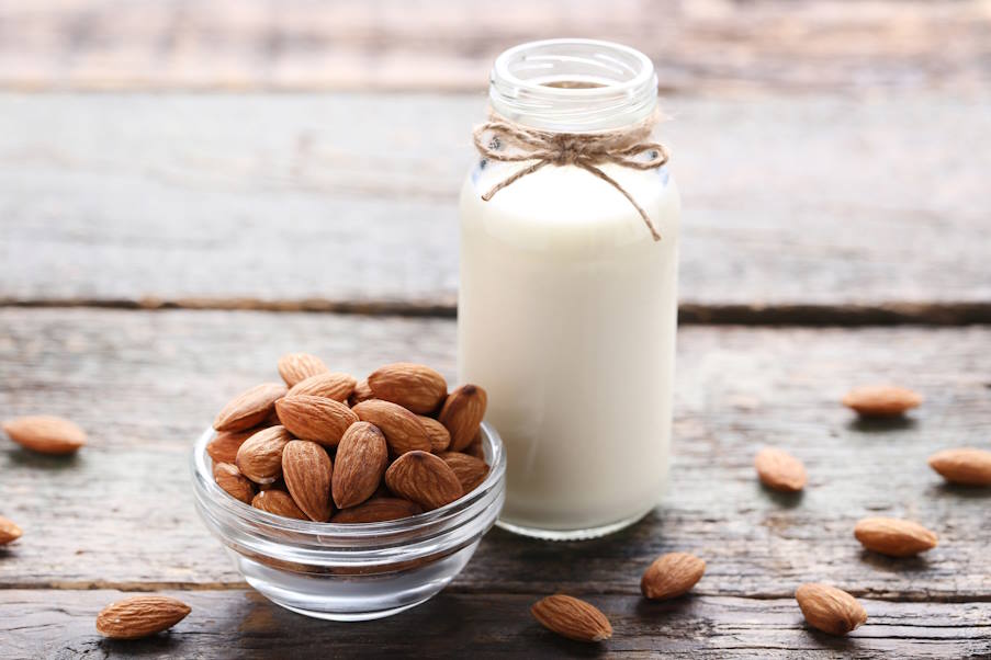 Γάλα αμυγδάλου: Η διατροφική του αξία και πώς να φτιάξετε μόνοι σας στο σπίτι