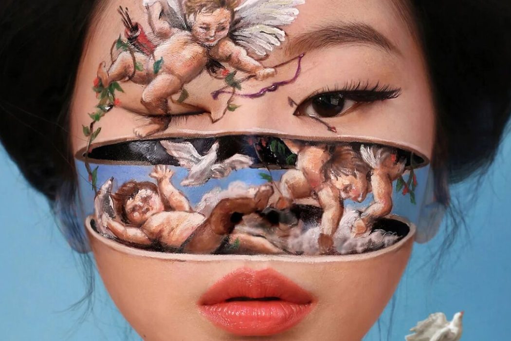 Η καλλιτέχνιδα από τη Νότια Κορέα που παραμορφώνει την πραγματικότητα και χρησιμοποιεί το σώμα της ως καμβά!