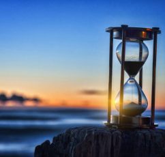 O χρόνος είναι γιατρός κι απόψε στον πυρετό πάλι ψήνεσαι…