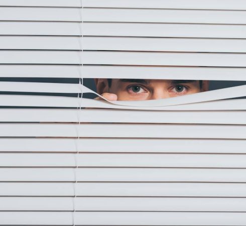 Γιατί ζηλεύουμε και πώς μπορούμε να απαλλαγούμε από τη ζήλεια;