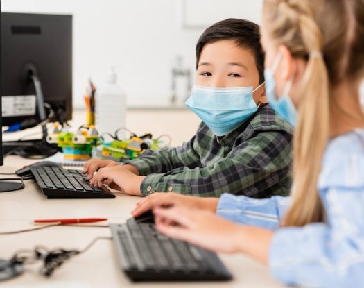 Σύνδρομο λευκού πνεύμονα | Ανησυχία προκαλεί η έξαρση της πνευμονίας που «χτυπάει» τα παιδιά