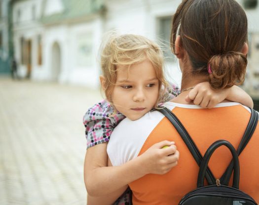 Σημάδια ότι το παιδί σας έχει άγχος και 8 τρόποι να το βοηθήσετε να το αποβάλει