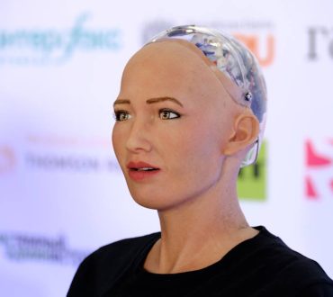 Στην Ελλάδα βρίσκεται η Sophia, το πιο διάσημο ανθρωποειδές ρομπότ πολίτης!