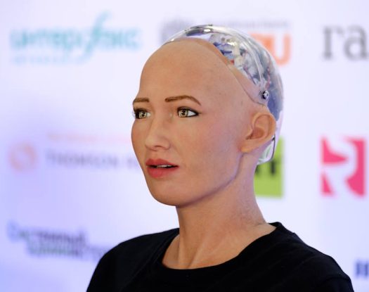 Στην Ελλάδα βρίσκεται η Sophia, το πιο διάσημο ανθρωποειδές ρομπότ πολίτης!
