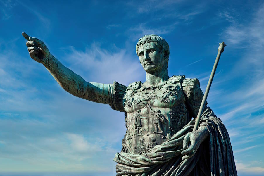 Ιούλιος Καίσαρας: «Ηγηθείτε μέσω της ισχύος, όχι του εξαναγκασμού»