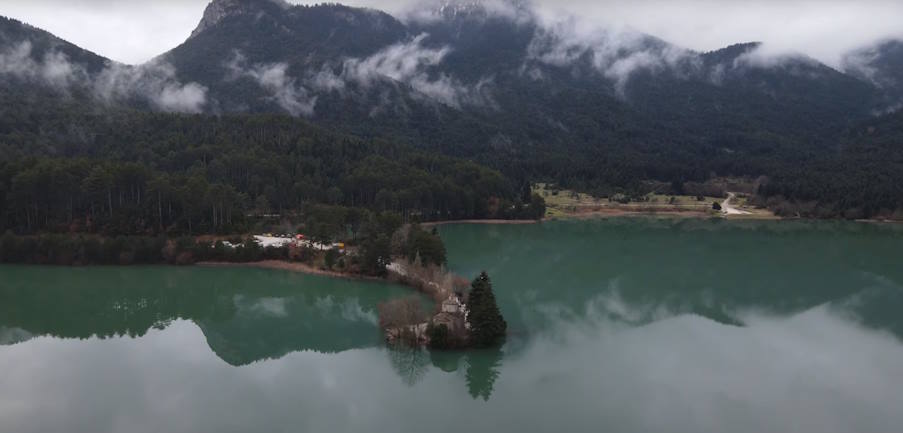 Λίμνη Δόξα: Η Αλπική λίμνη της Πελοποννήσου (βίντεο)